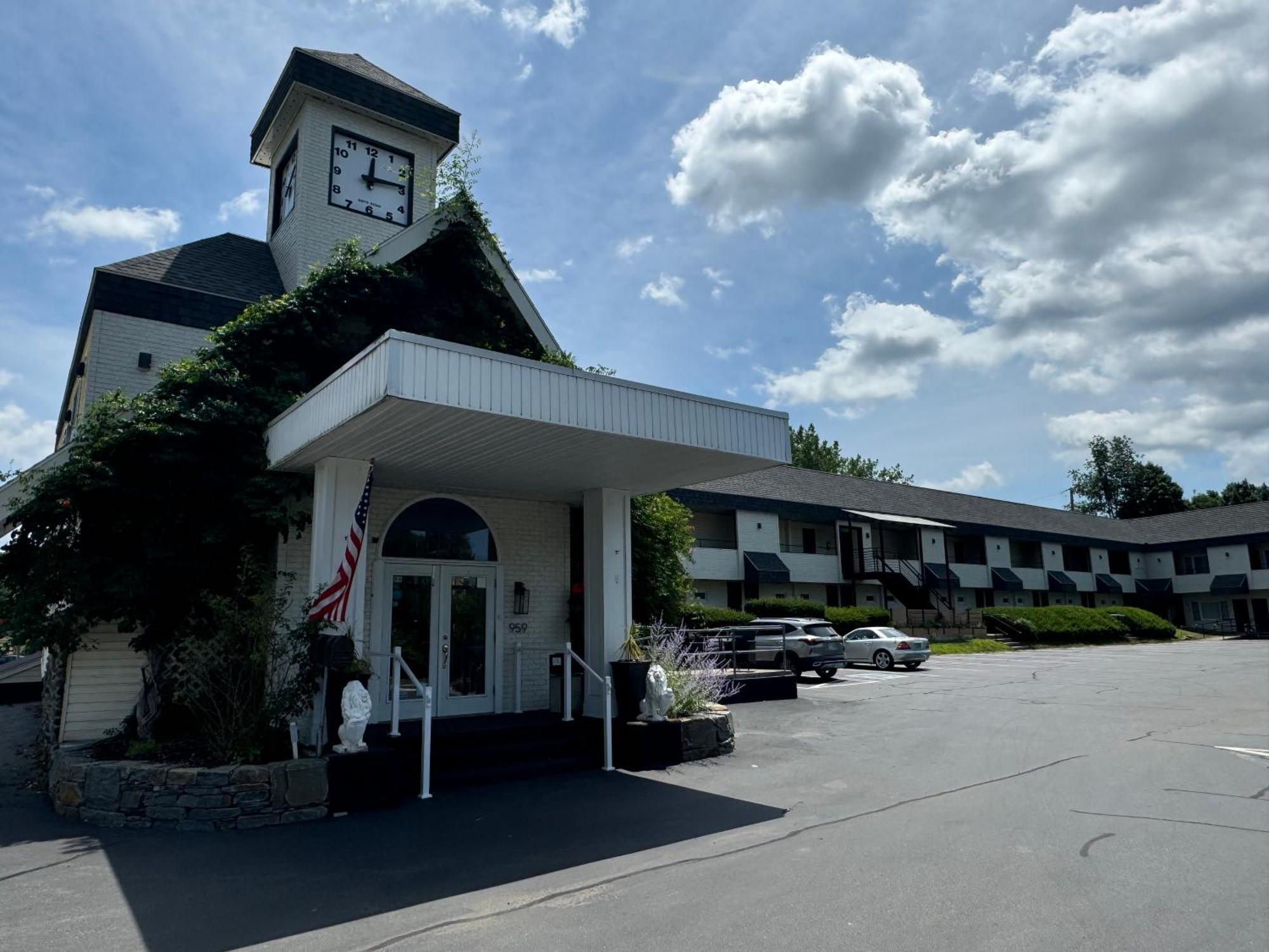 בראטלבורו The Black Mountain Inn מראה חיצוני תמונה